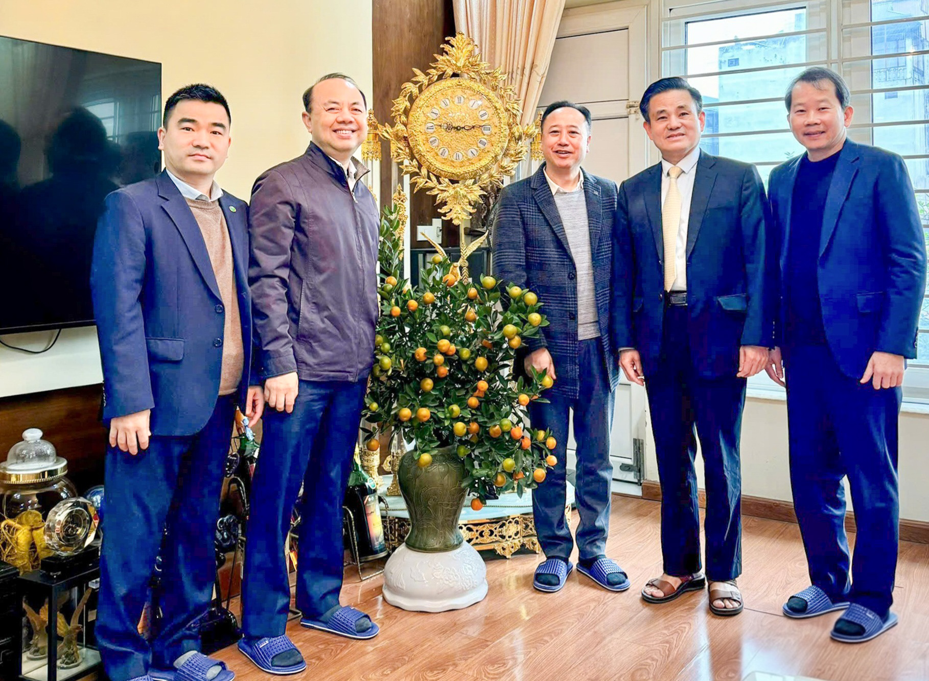 Đoàn bệnh viện thăm, chúc tết GS. Trịnh Đình Hải